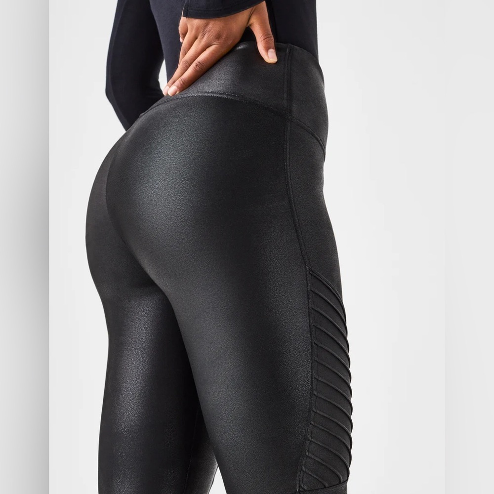 🖤 SPANX 20136 Faux Leather Moto Leggings - Picture 4 of 8
